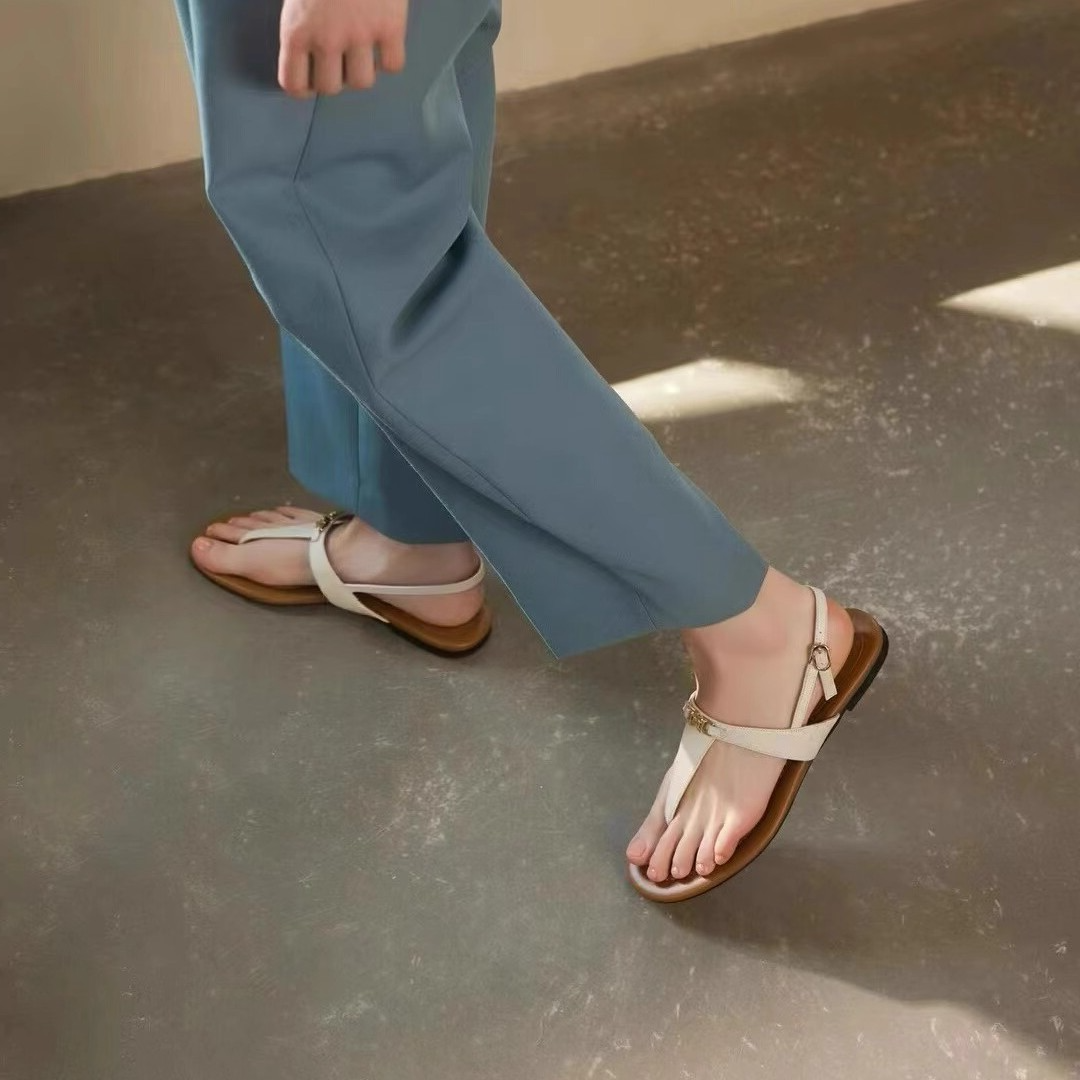 Buckle Strap Sandals for Women - Comfortable Casual Footwear for Summer - Adjustable Fit, Versatile Design