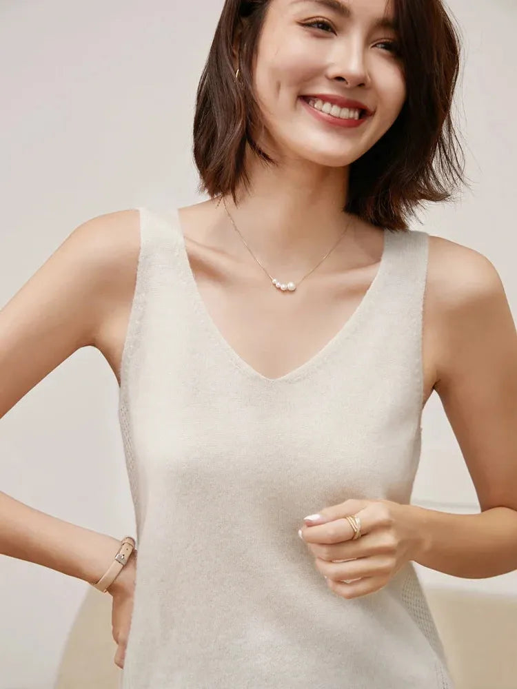 Cashmere V-Neck Sweater for Women - Soft, Lightweight Knit - Perfect for Casual Wear or Layering