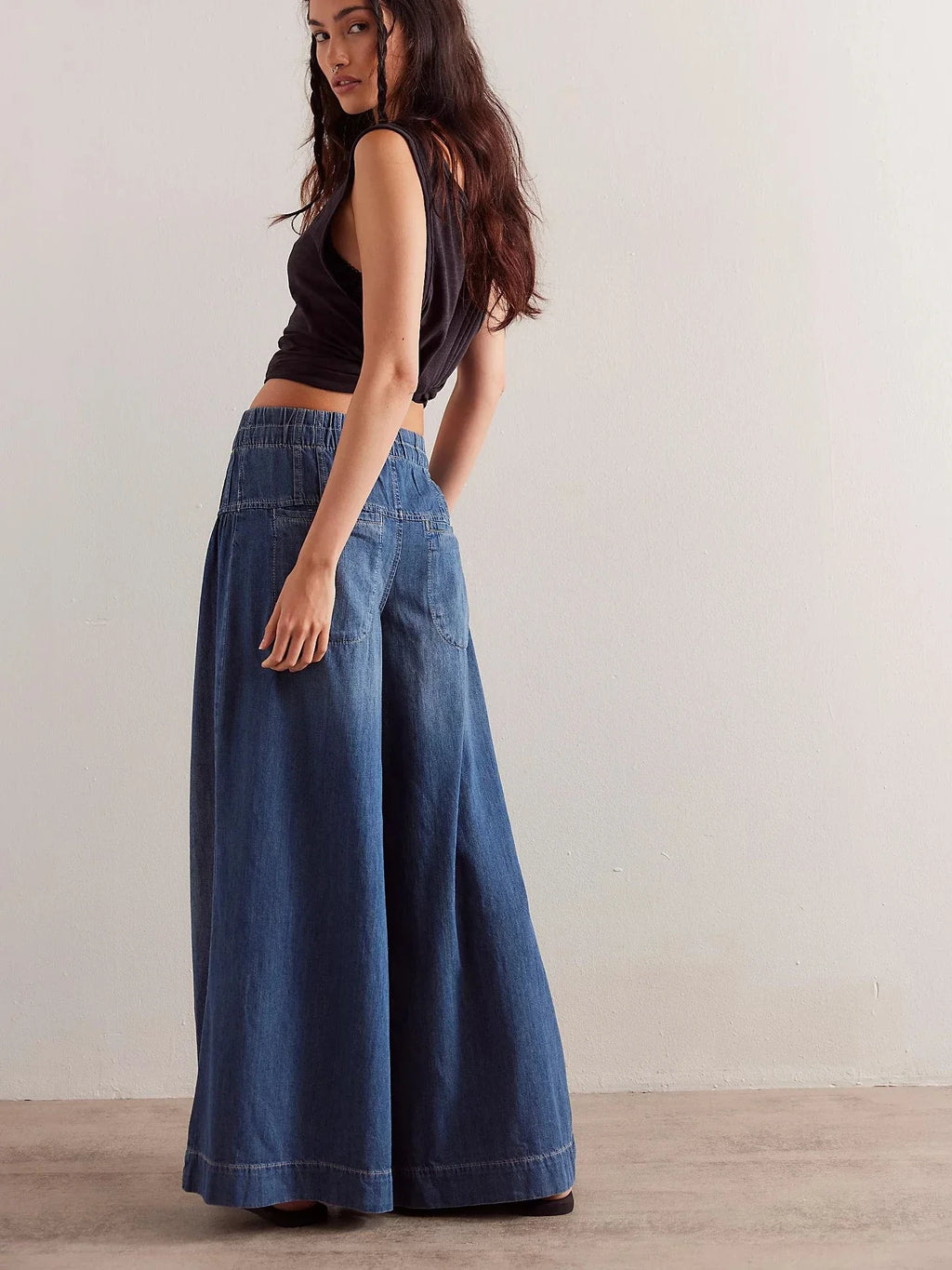 Chambray Pull-On Jeans for Women - Comfortable Stretch Fabric - Casual Everyday Wear - Available in Multiple Sizes