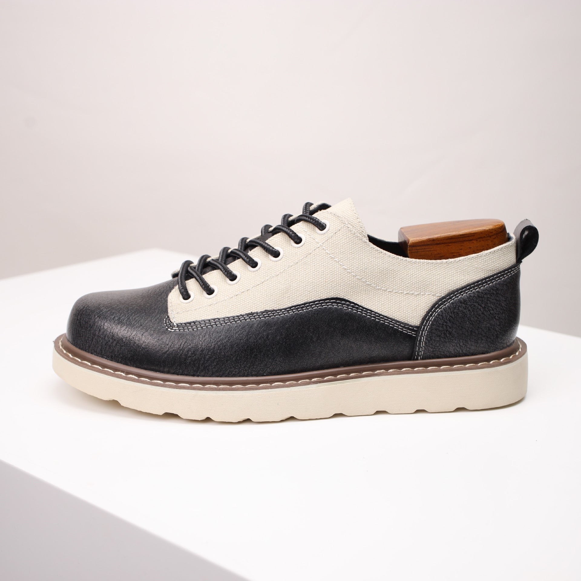 Classic Timber Ridge Outdoor Furniture Set - Durable Wood Design for Patio and Garden Use