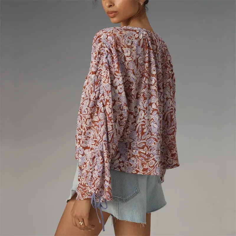 Floral Print Blouse in Lightweight Fabric - Women's Casual Top for Everyday Wear