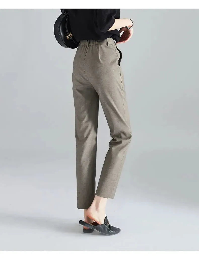 High-Waist Trousers in Soft Fabric - Chic Casual Pants for Everyday Wear - Available in Multiple Sizes