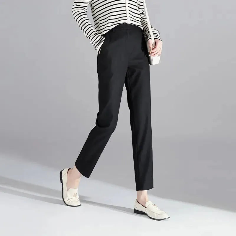 High-Waist Trousers in Soft Fabric - Chic Casual Pants for Everyday Wear - Available in Multiple Sizes