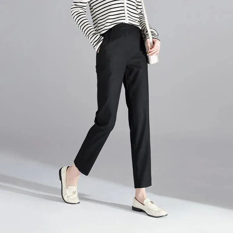 High-Waist Trousers in Soft Fabric - Chic Casual Pants for Everyday Wear - Available in Multiple Sizes