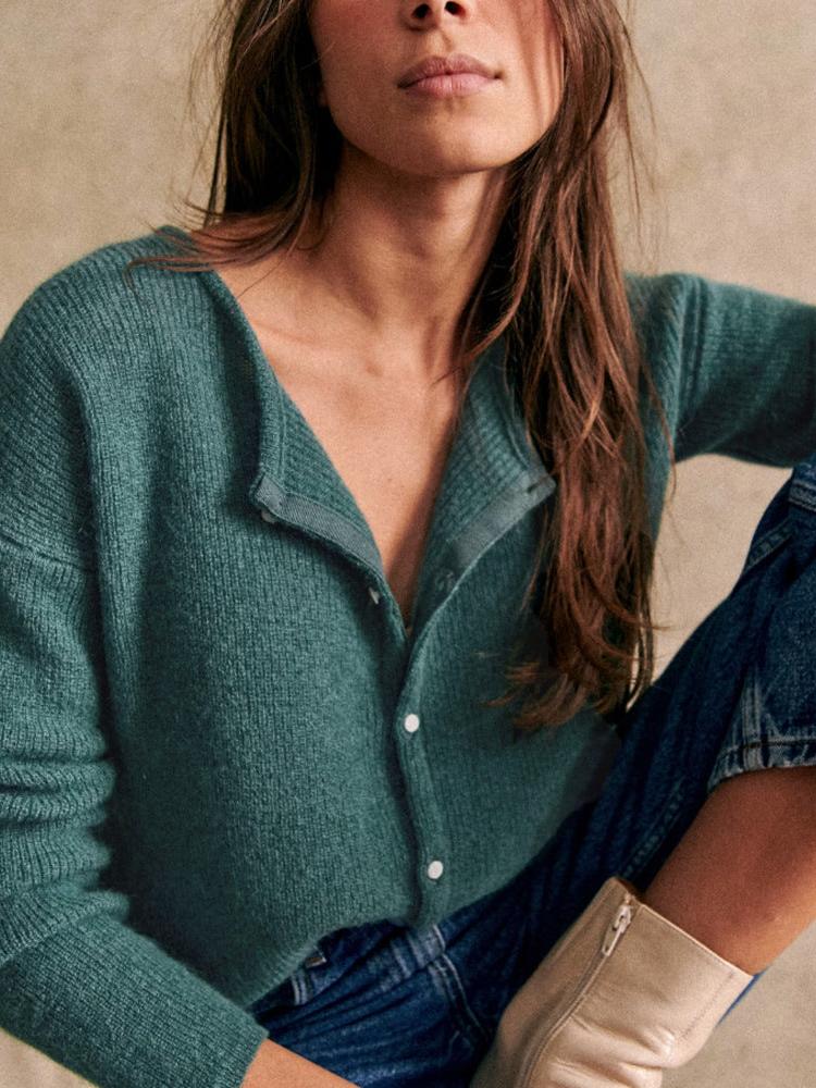 Knit Top for Women - Soft Nordique Fabric - Casual Long Sleeve Sweater - Perfect for Everyday Wear