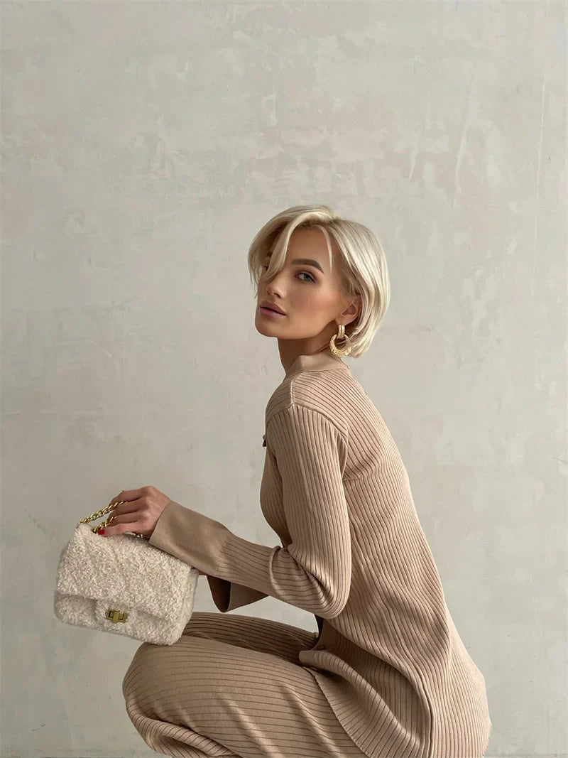 Loungewear Set - Soft Cotton Fabric - Stylish Comfort - Ideal for Relaxation and Home Wear