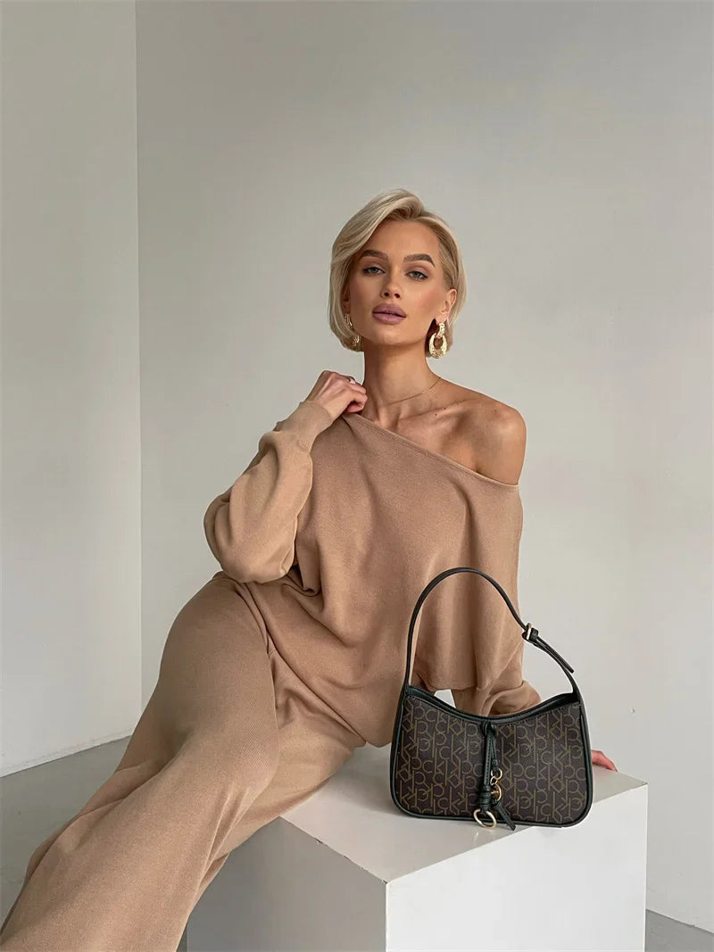 Loungewear Set - Soft Cotton Fabric - Stylish Comfort - Ideal for Relaxation and Home Wear