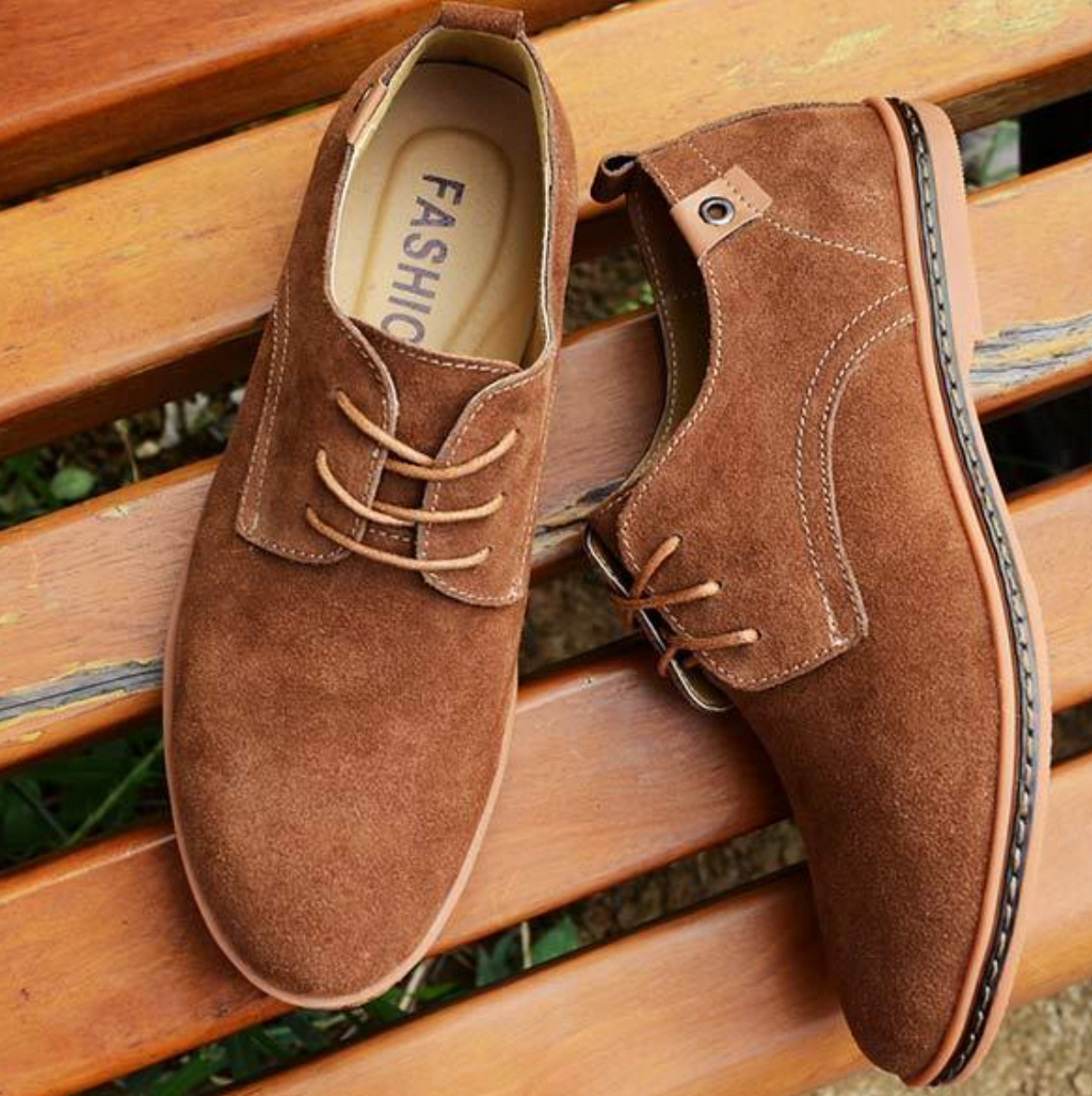 Men's Lace-Up Oxford Shoes with Stitching Detail for Formal and Casual Wear