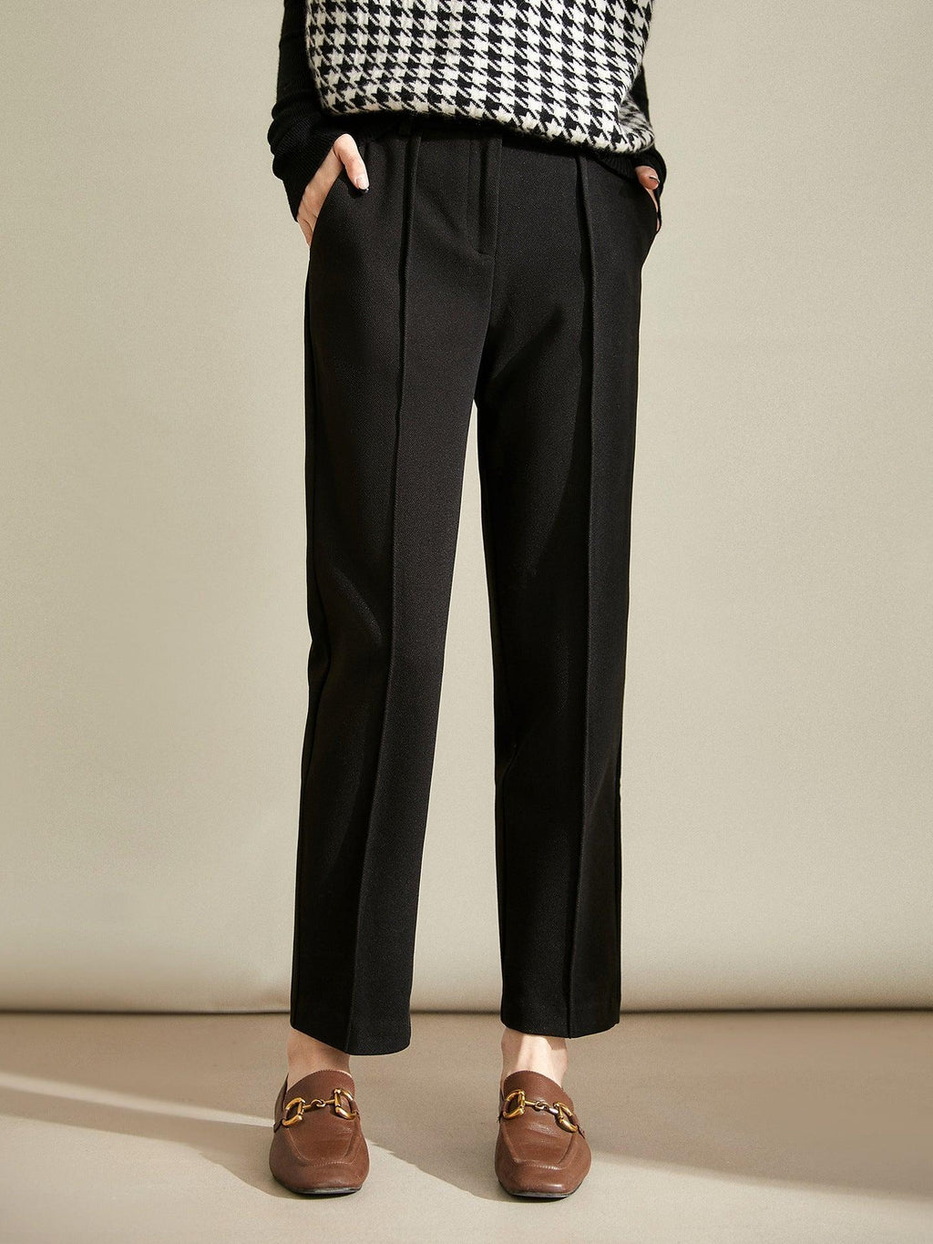 Nordic Style Trousers in Soft Fabric for Casual Wear - Comfortable and Versatile Pants for Everyday Use