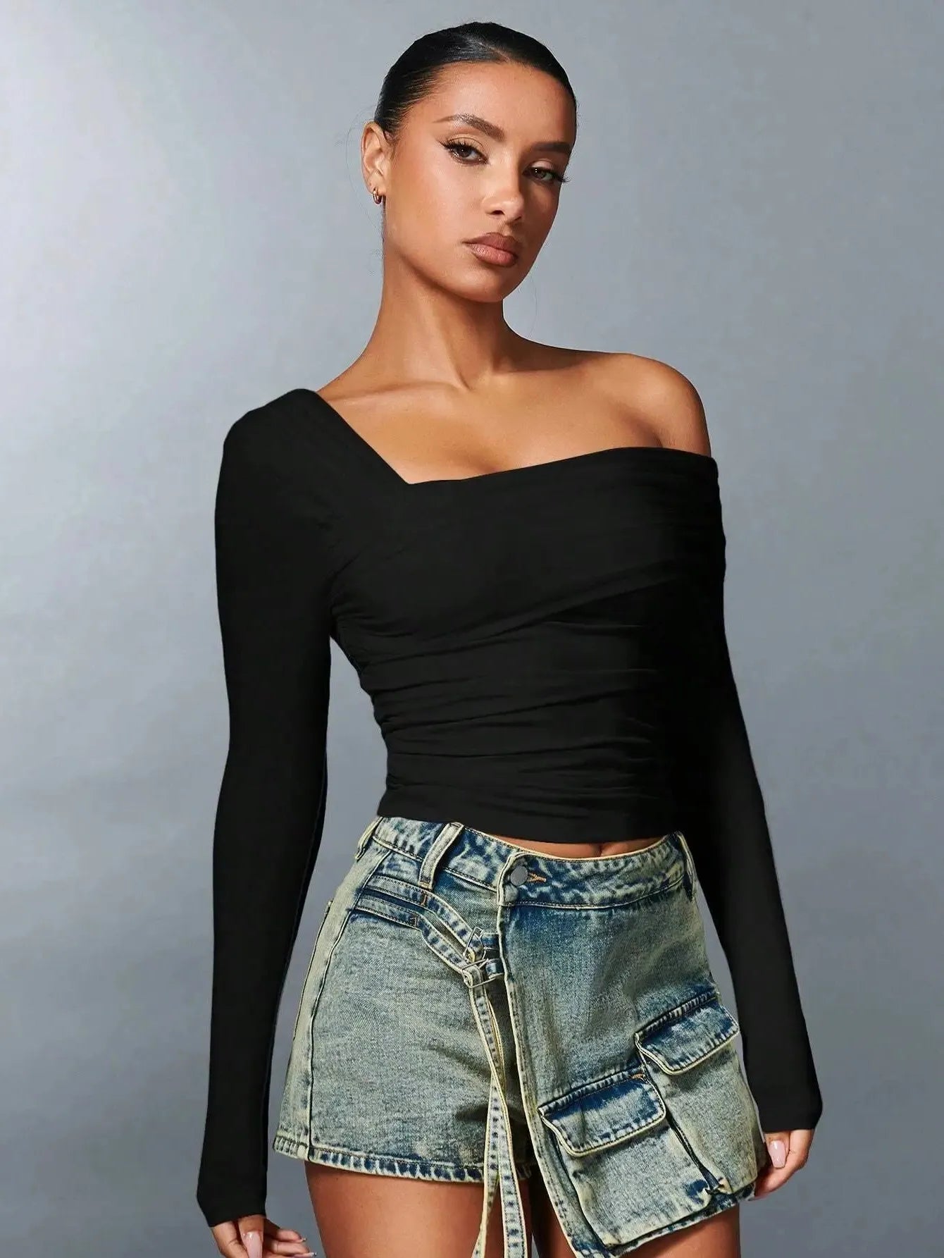 Off-Shoulder Women's Top - Lightweight Fabric - Casual Chic Style - Perfect for Summer Outings and Events