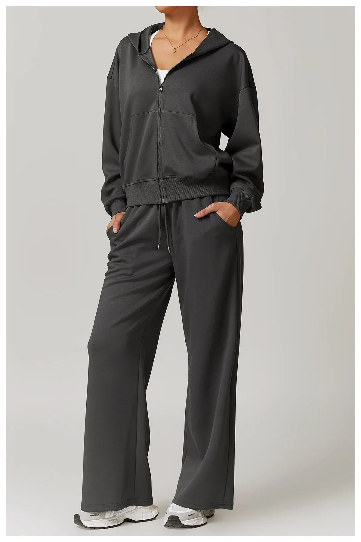 Seamless Athletic Set for Everyday Wear - Comfortable Stretch Fabric, Modern Design, Ideal for Gym and Casual Activities