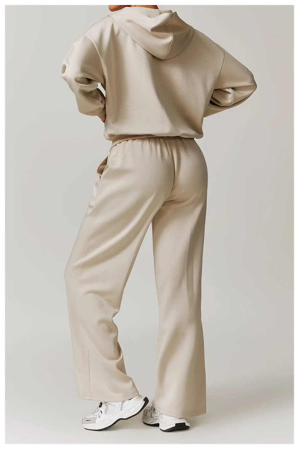 Seamless Athletic Set for Everyday Wear - Comfortable Stretch Fabric, Modern Design, Ideal for Gym and Casual Activities