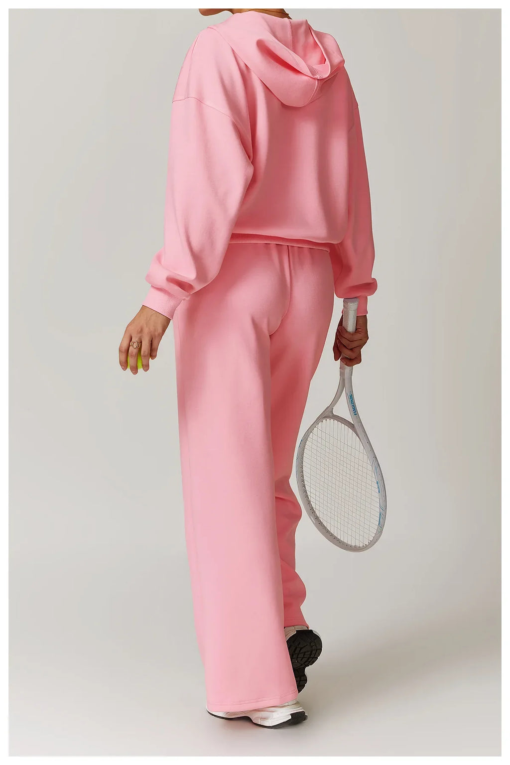 Seamless Athletic Set for Everyday Wear - Comfortable Stretch Fabric, Modern Design, Ideal for Gym and Casual Activities