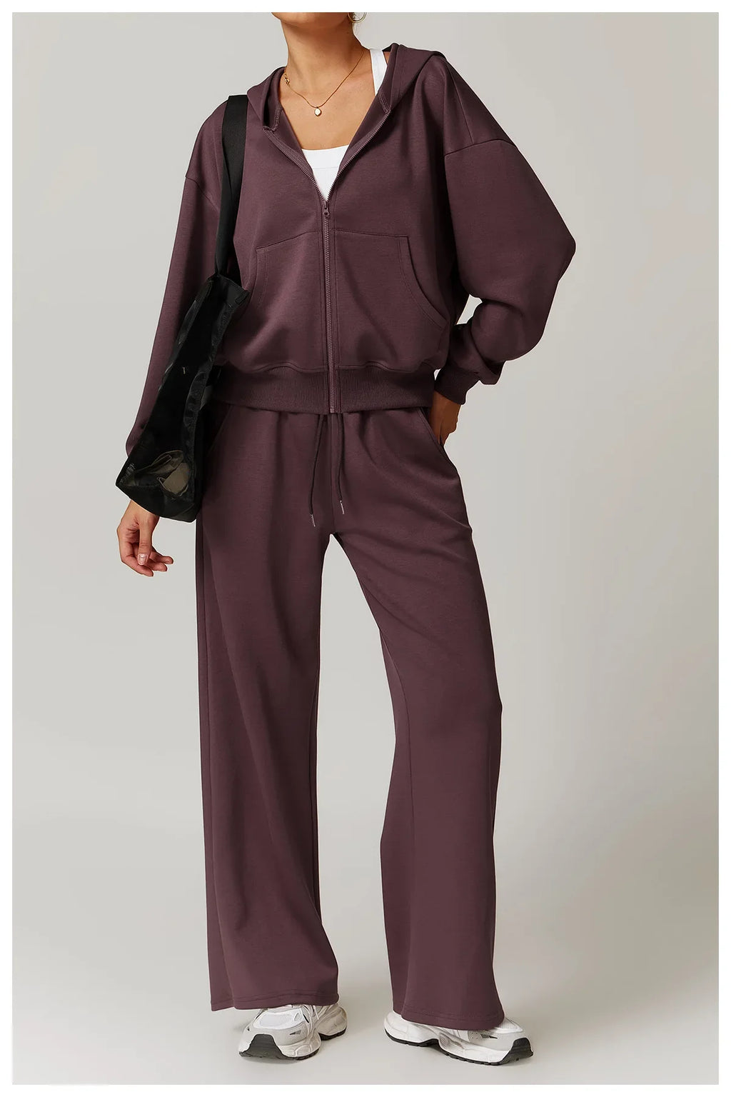 Seamless Athletic Set for Everyday Wear - Comfortable Stretch Fabric, Modern Design, Ideal for Gym and Casual Activities