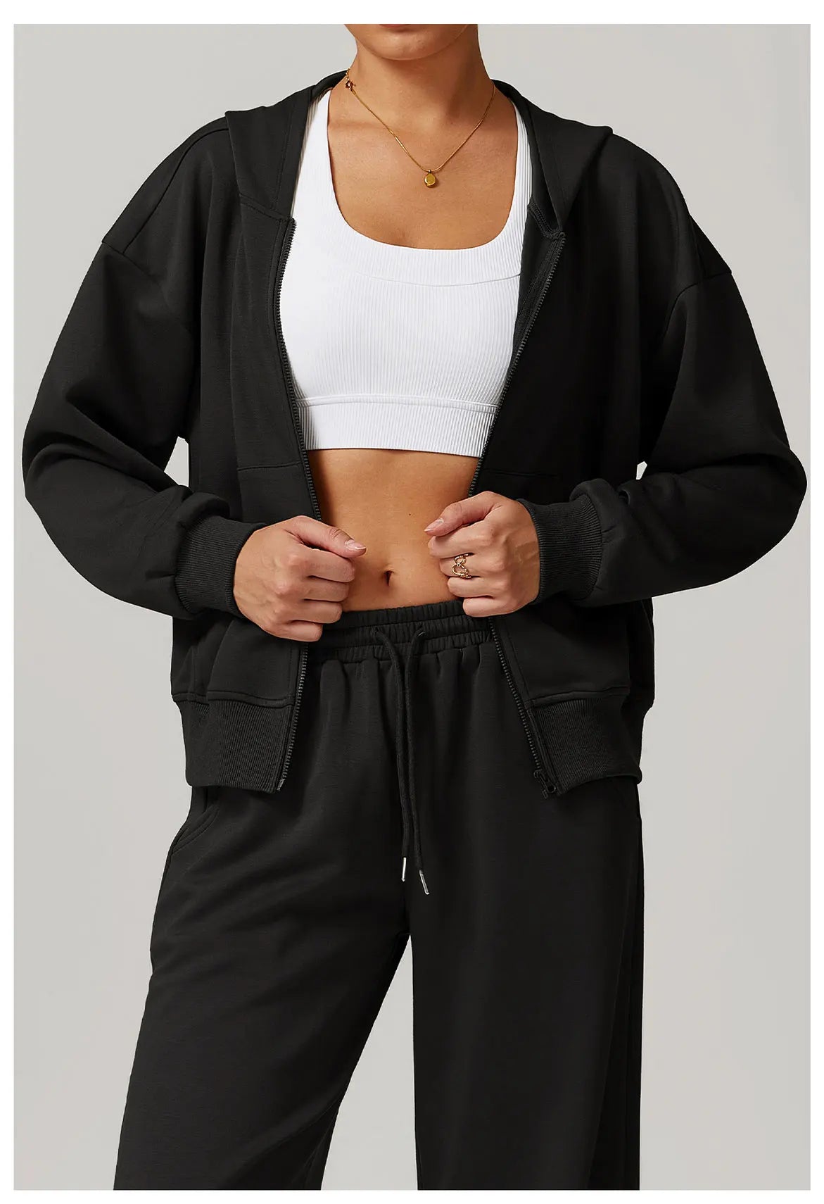 Seamless Athletic Set for Everyday Wear - Comfortable Stretch Fabric, Modern Design, Ideal for Gym and Casual Activities