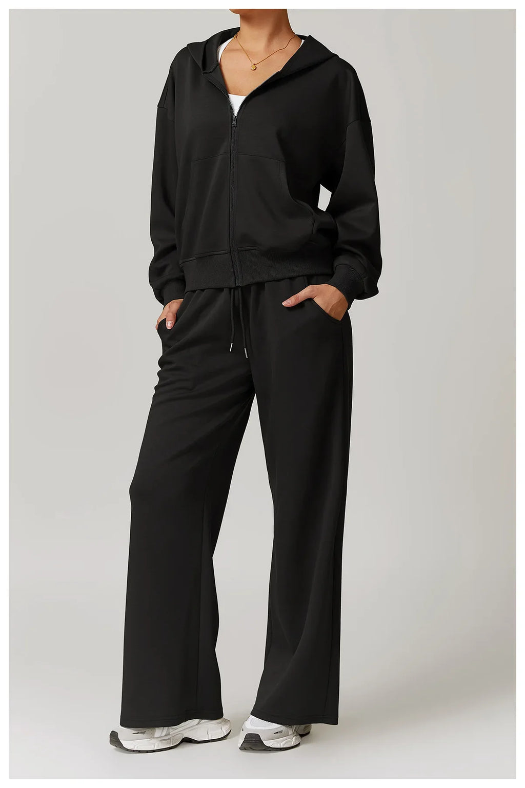 Seamless Athletic Set for Everyday Wear - Comfortable Stretch Fabric, Modern Design, Ideal for Gym and Casual Activities