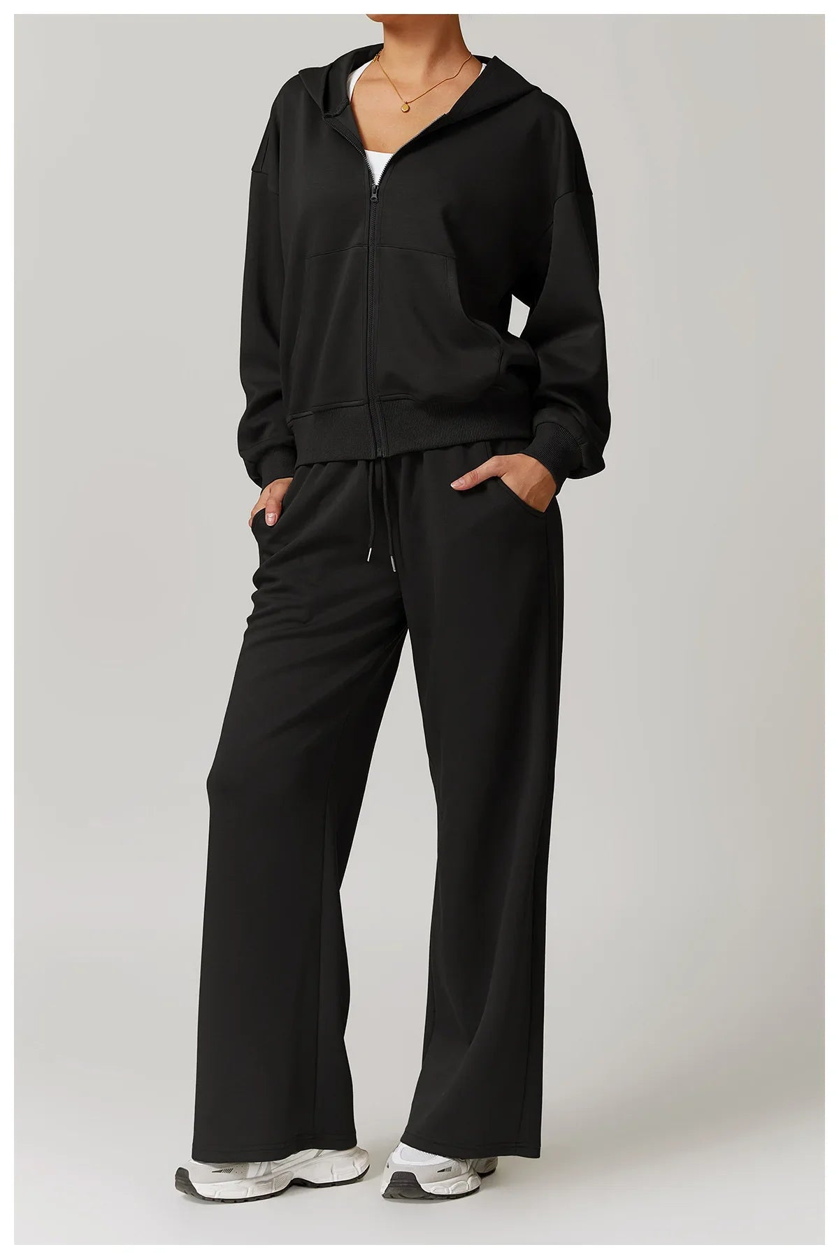 Seamless Athletic Set for Everyday Wear - Comfortable Stretch Fabric, Modern Design, Ideal for Gym and Casual Activities