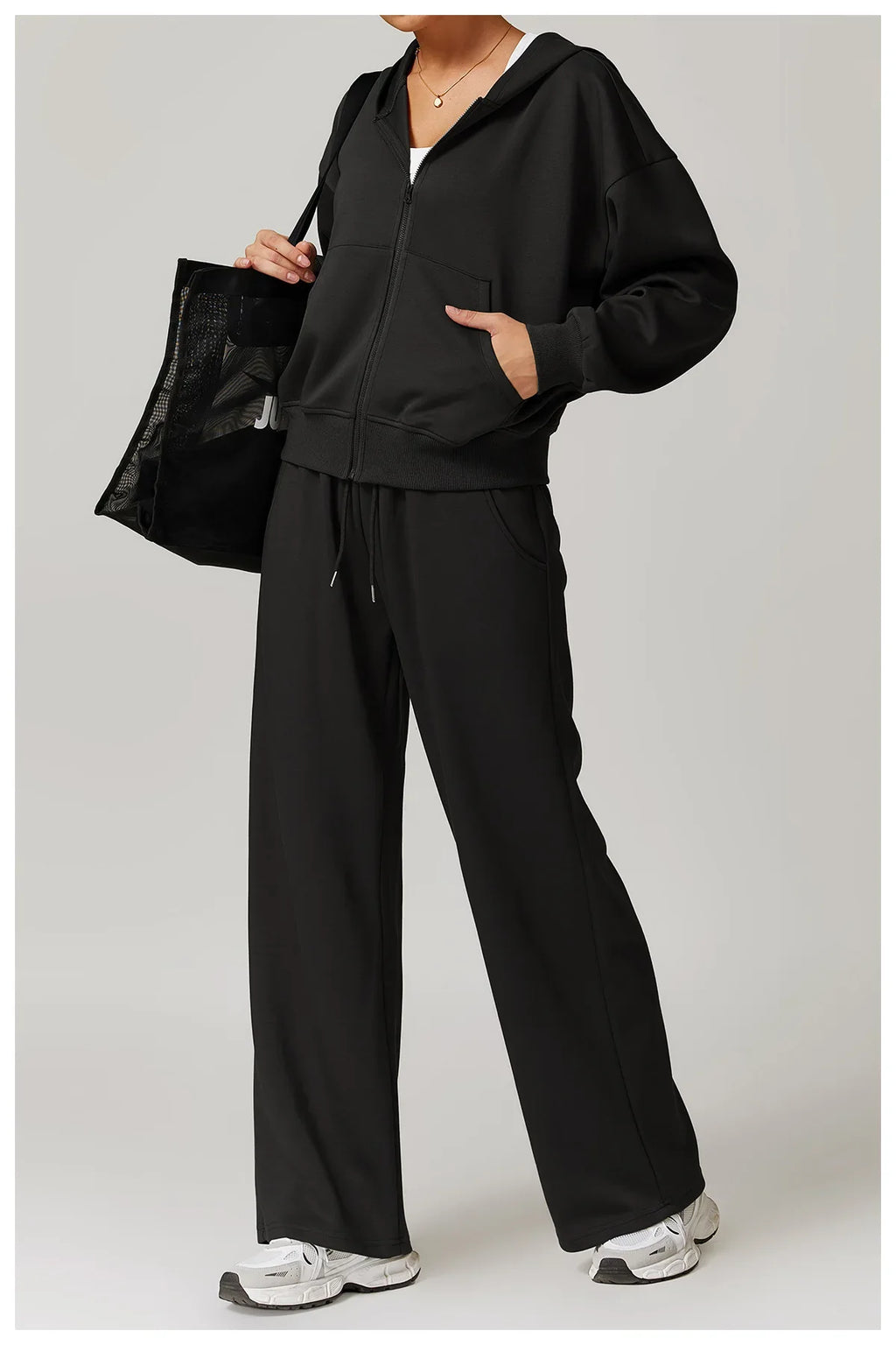 Seamless Athletic Set for Everyday Wear - Comfortable Stretch Fabric, Modern Design, Ideal for Gym and Casual Activities