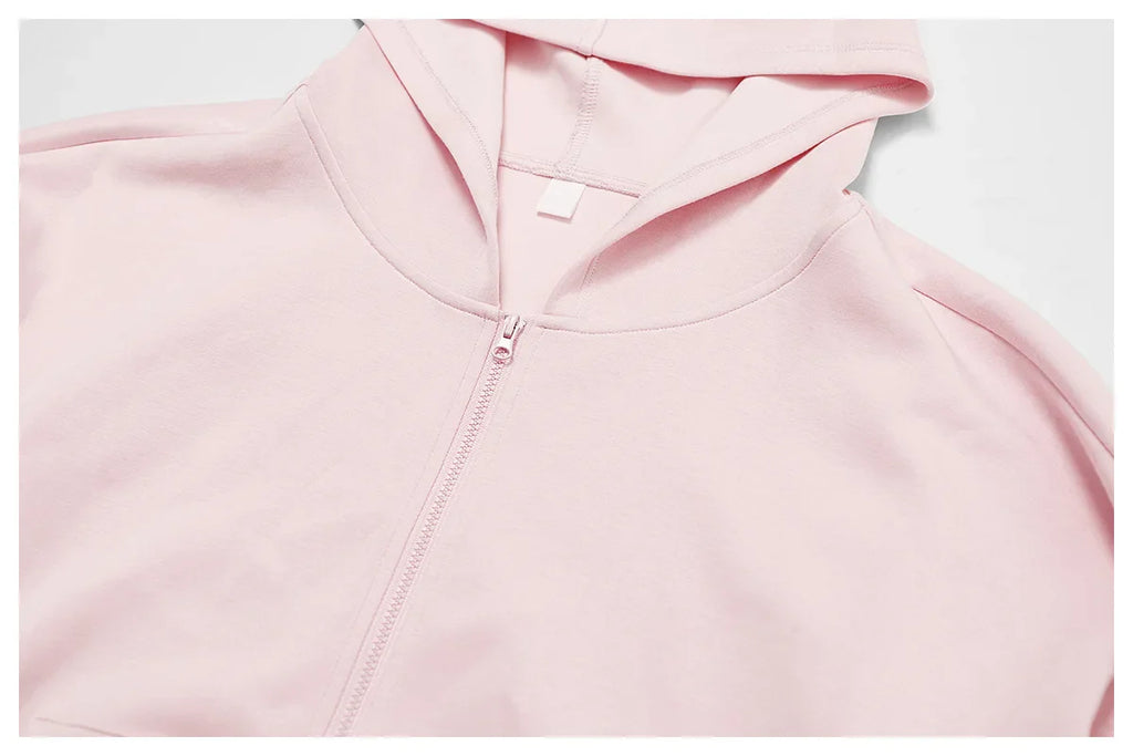 Seamless Athletic Set for Everyday Wear - Comfortable Stretch Fabric, Modern Design, Ideal for Gym and Casual Activities