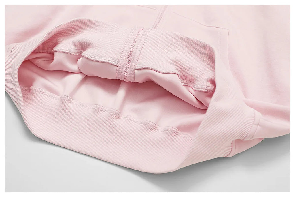 Seamless Athletic Set for Everyday Wear - Comfortable Stretch Fabric, Modern Design, Ideal for Gym and Casual Activities