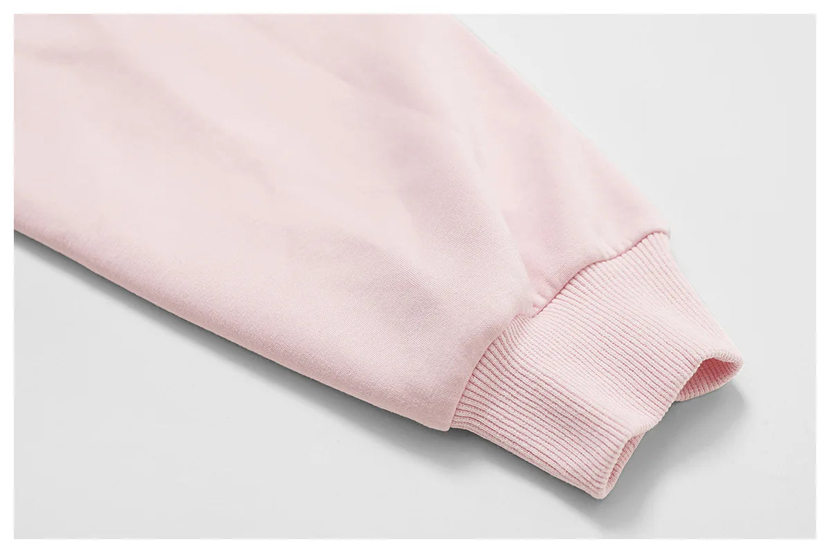 Seamless Athletic Set for Everyday Wear - Comfortable Stretch Fabric, Modern Design, Ideal for Gym and Casual Activities