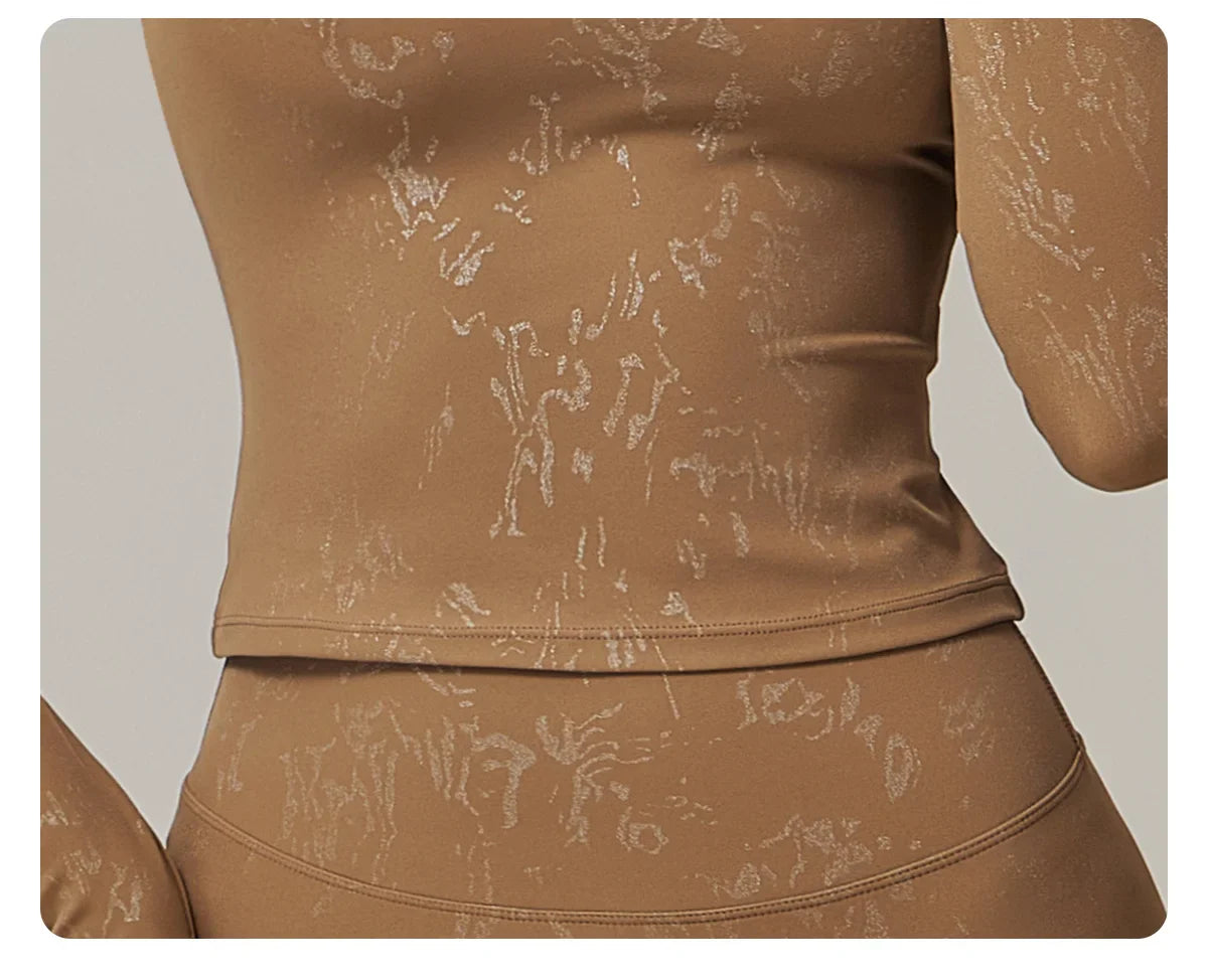 Stretch Fabric Salutation Set for Yoga and Fitness - Comfortable and Flexible Activewear Outfit