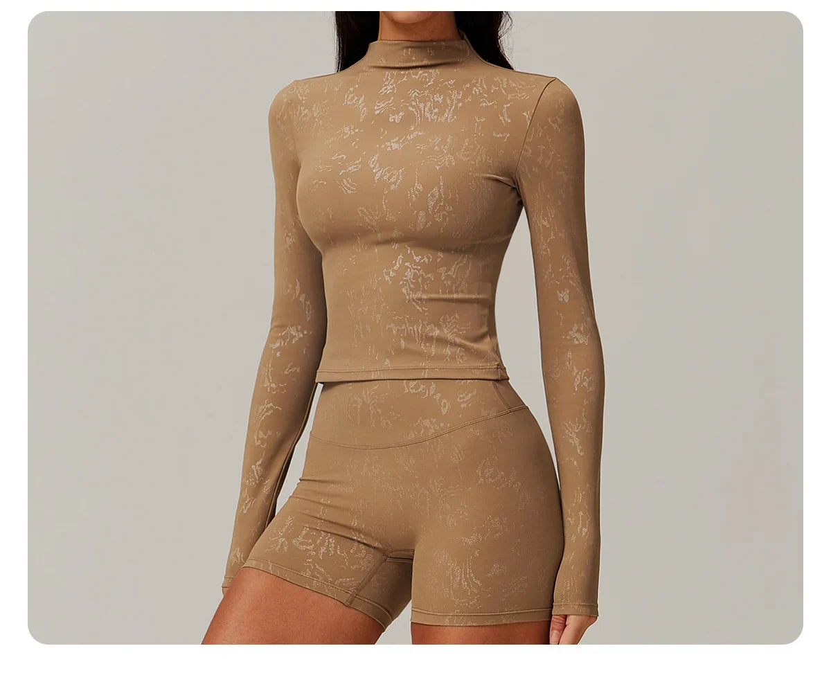 Stretch Fabric Salutation Set for Yoga and Fitness - Comfortable and Flexible Activewear Outfit