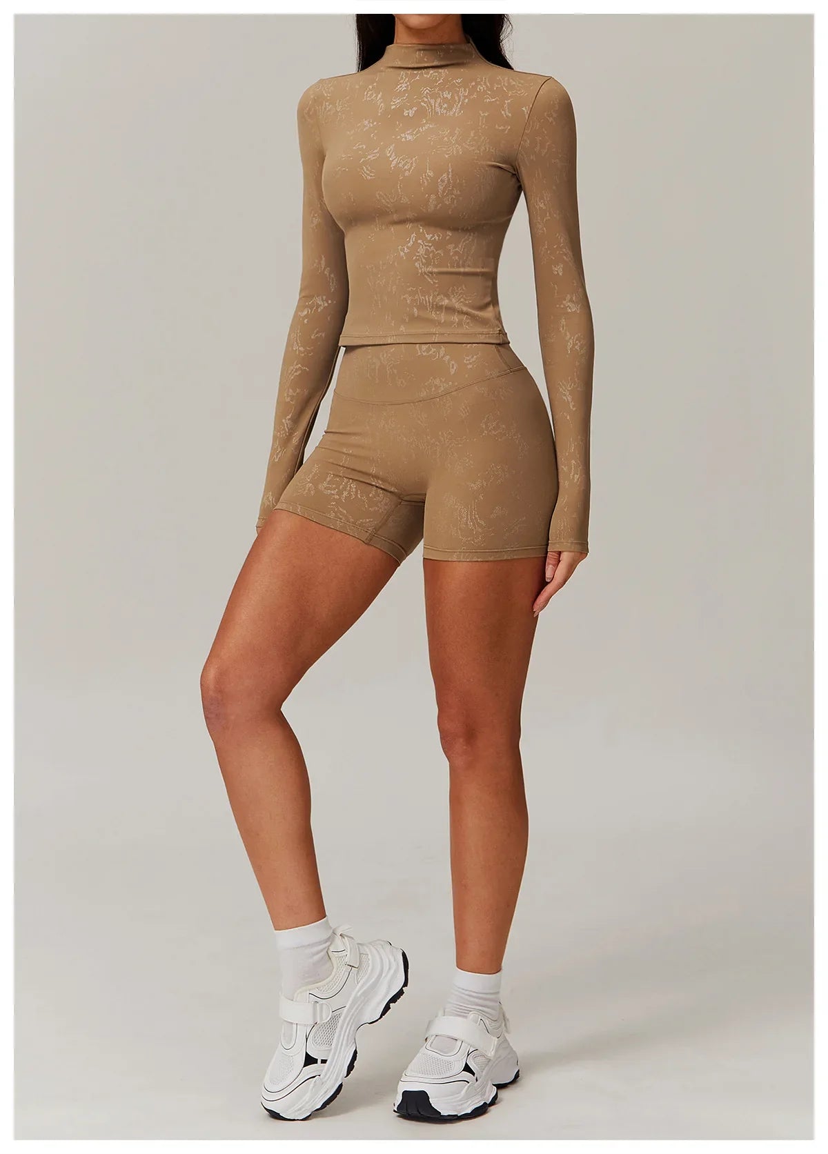 Stretch Fabric Salutation Set for Yoga and Fitness - Comfortable and Flexible Activewear Outfit