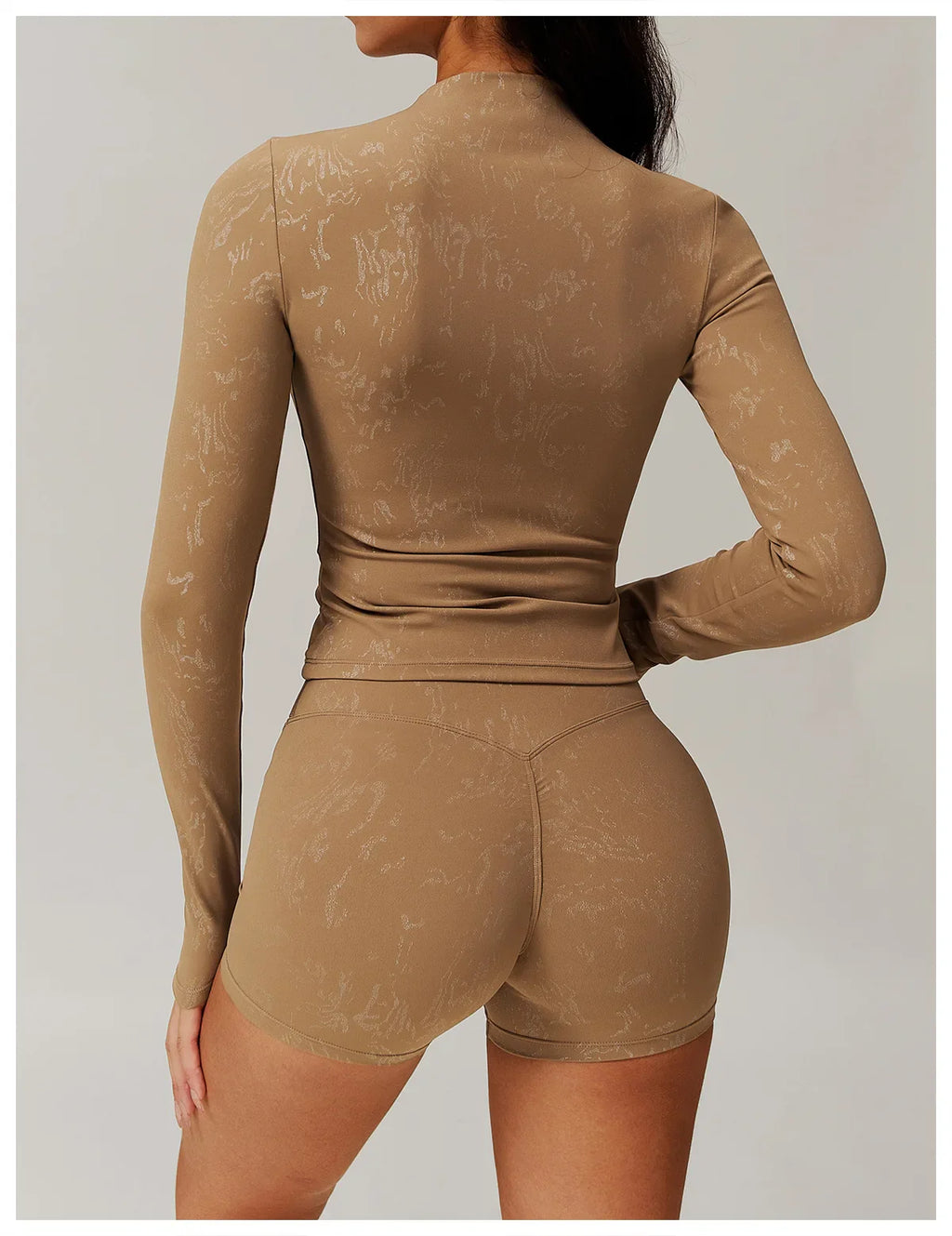 Stretch Fabric Salutation Set for Yoga and Fitness - Comfortable and Flexible Activewear Outfit