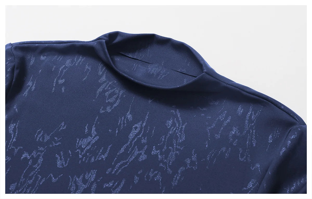 Stretch Fabric Salutation Set for Yoga and Fitness - Comfortable and Flexible Activewear Outfit