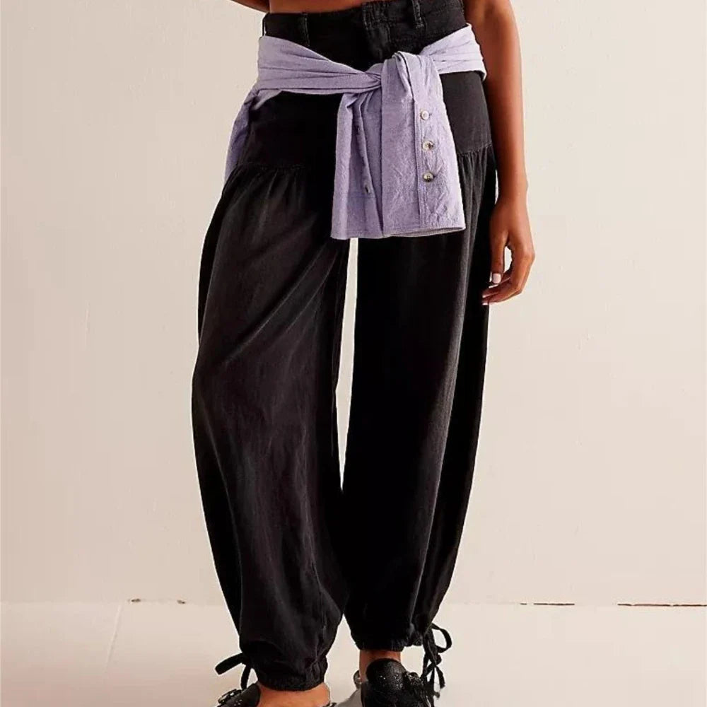 Wide-Leg Denim Jeans for Women - Comfortable Cotton Fabric - Casual Everyday Wear - Various Sizes Available