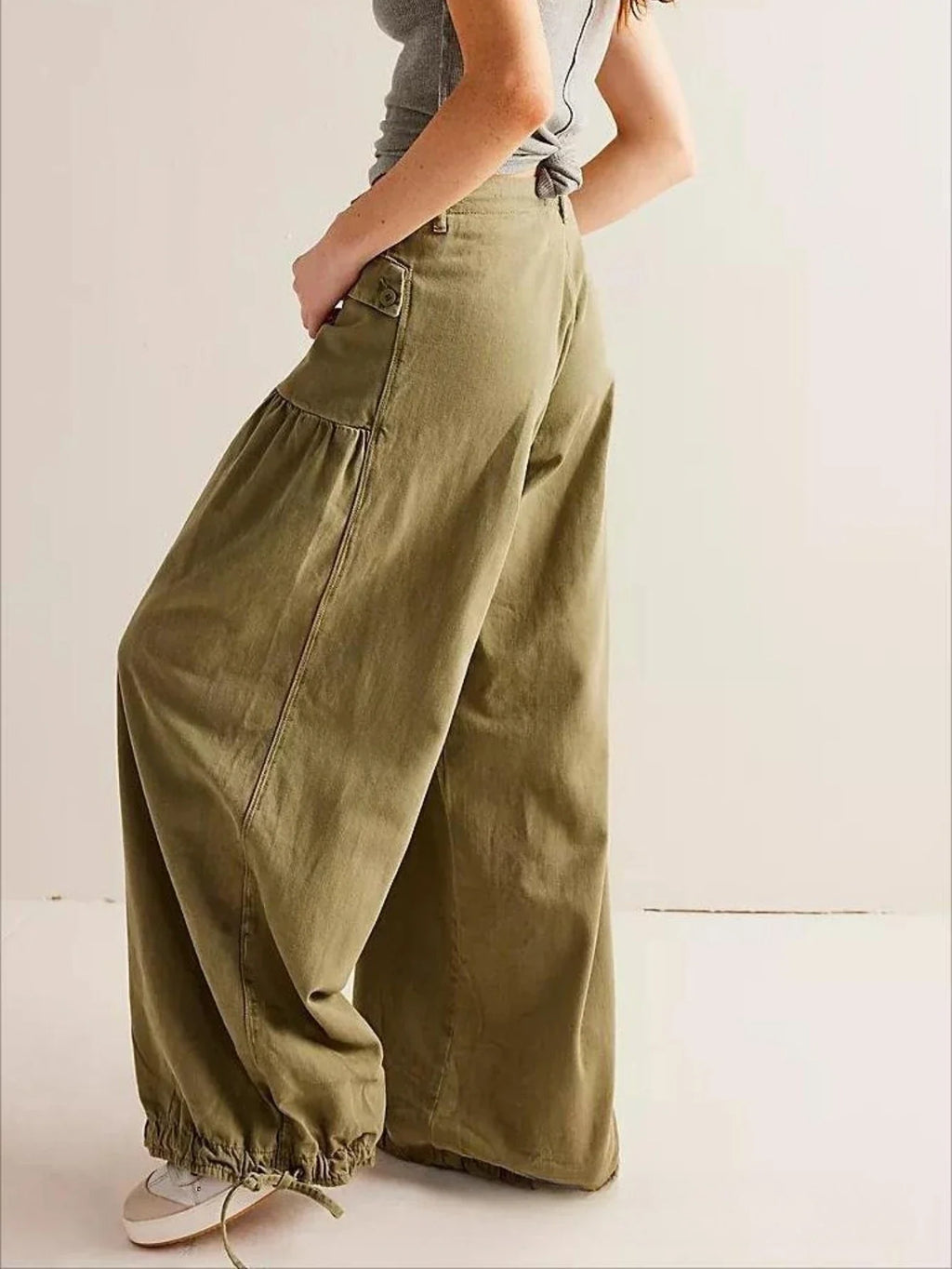 Wide-Leg Denim Jeans for Women - Comfortable Cotton Fabric - Casual Everyday Wear - Various Sizes Available