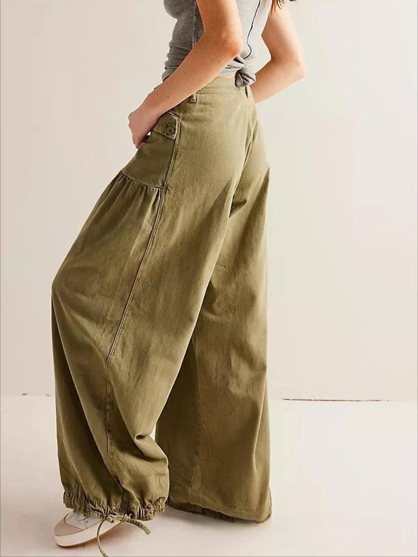 Wide-Leg Denim Jeans for Women - Comfortable Cotton Fabric - Casual Everyday Wear - Various Sizes Available