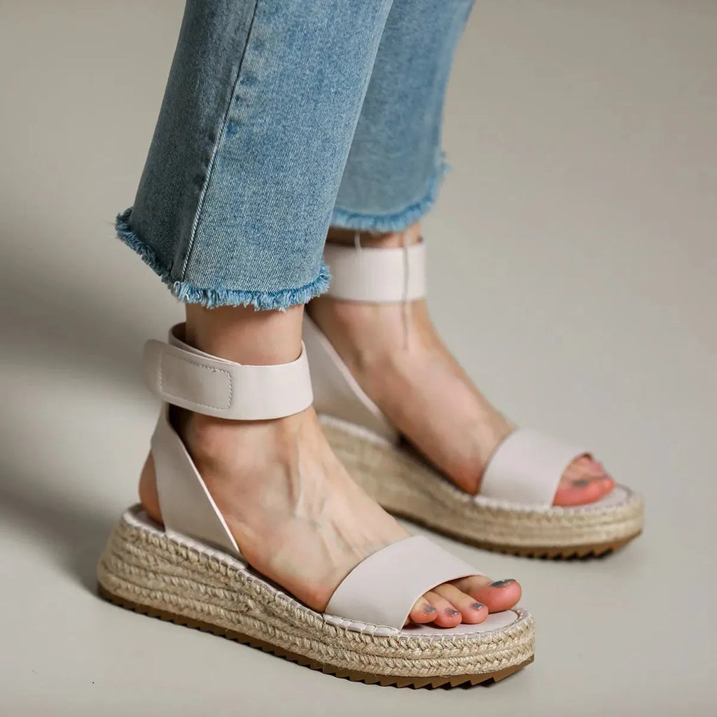 Women's Leather Strap Sandals - Classic Design for Everyday Wear - Comfortable and Stylish Footwear