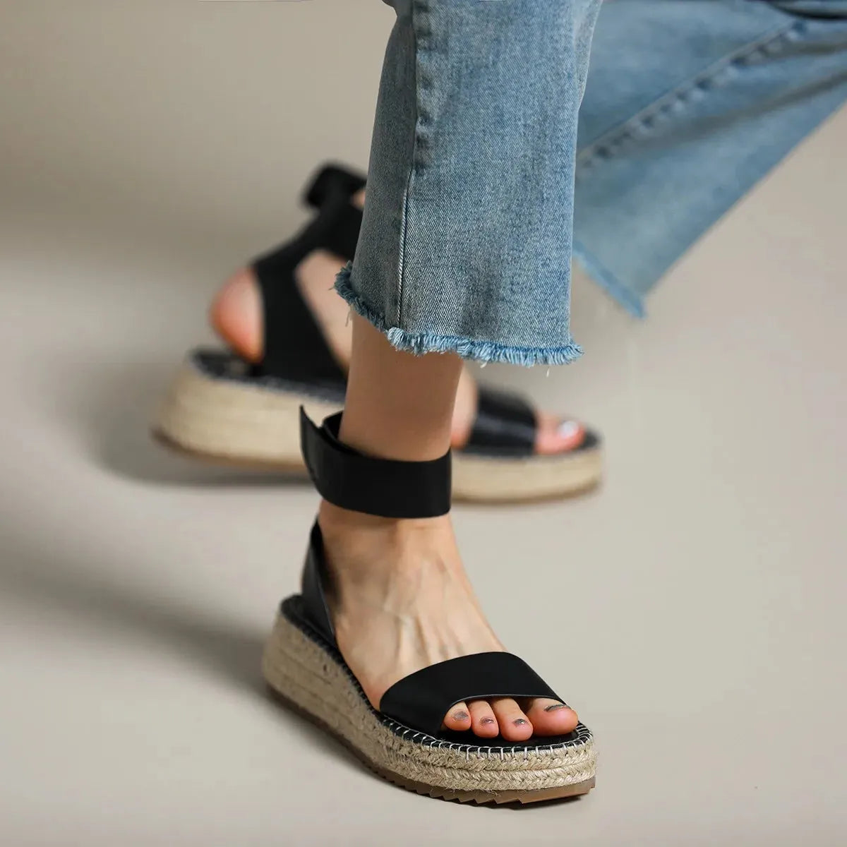 Women's Leather Strap Sandals - Classic Design for Everyday Wear - Comfortable and Stylish Footwear