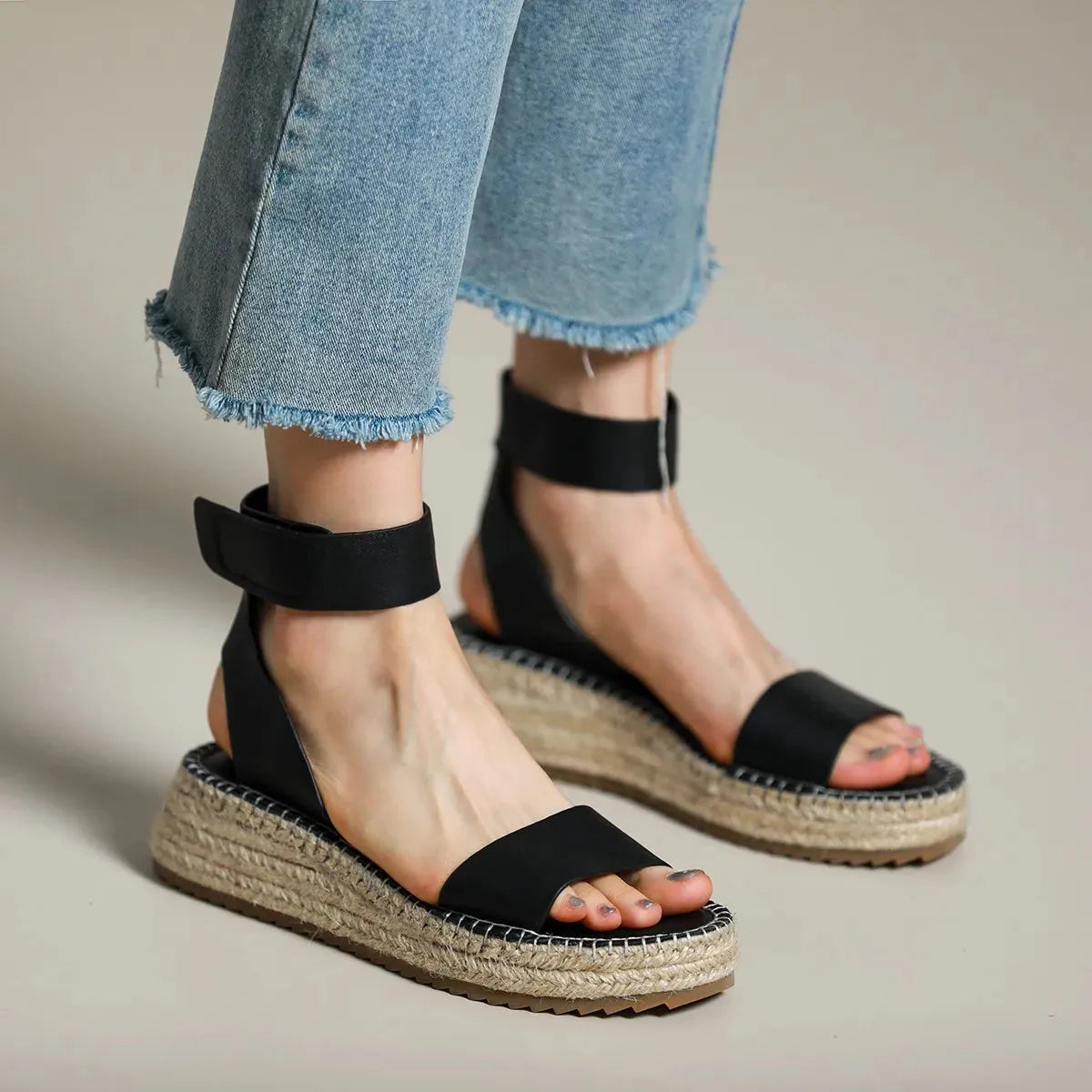 Women's Leather Strap Sandals - Classic Design for Everyday Wear - Comfortable and Stylish Footwear