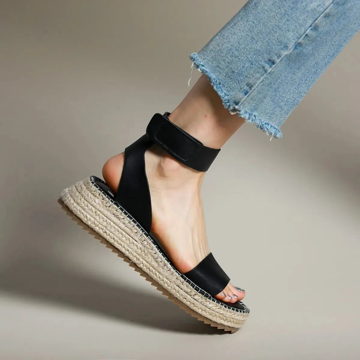 Women's Leather Strap Sandals - Classic Design for Everyday Wear - Comfortable and Stylish Footwear