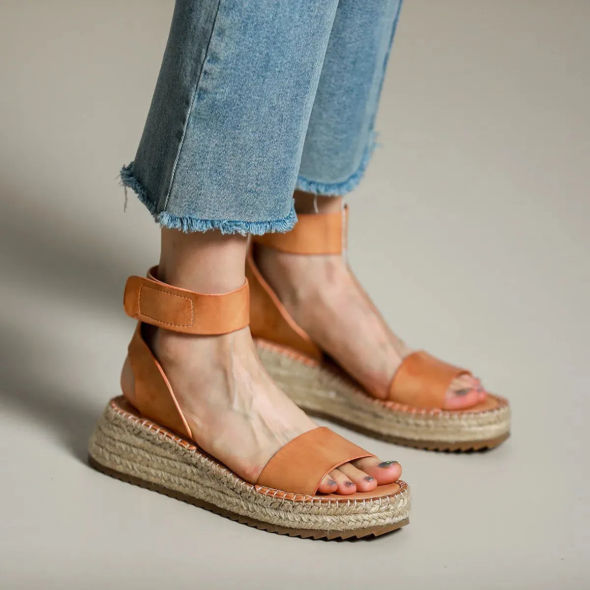 Women's Leather Strap Sandals - Classic Design for Everyday Wear - Comfortable and Stylish Footwear