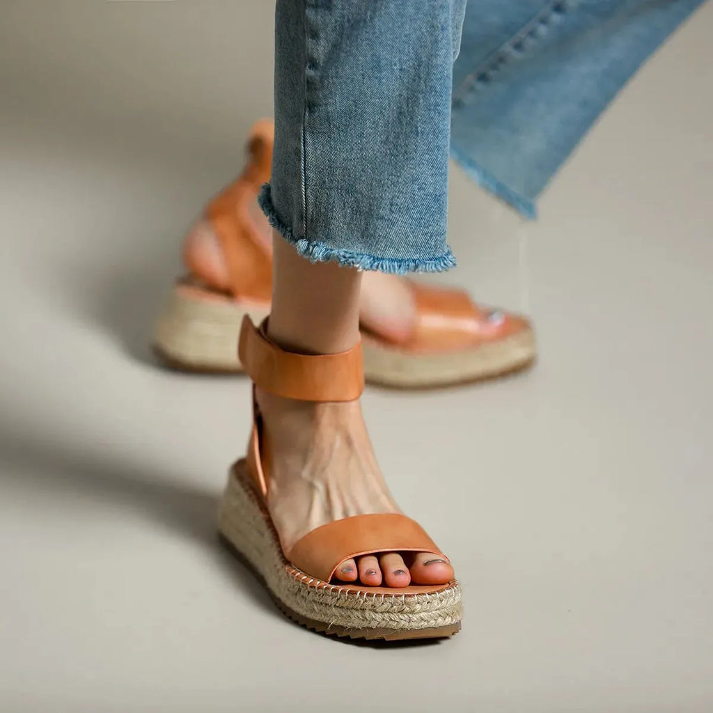 Women's Leather Strap Sandals - Classic Design for Everyday Wear - Comfortable and Stylish Footwear