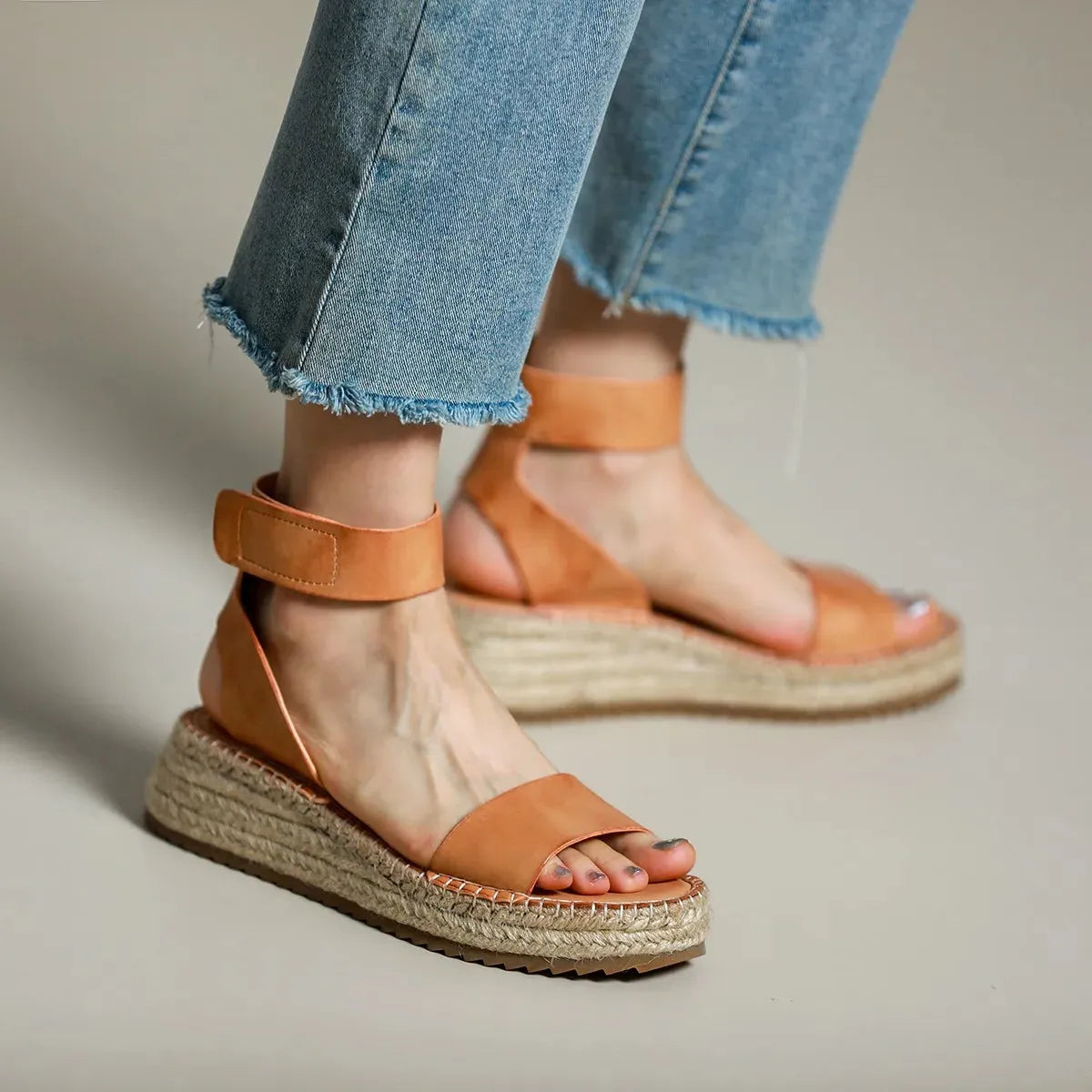 Women's Leather Strap Sandals - Classic Design for Everyday Wear - Comfortable and Stylish Footwear