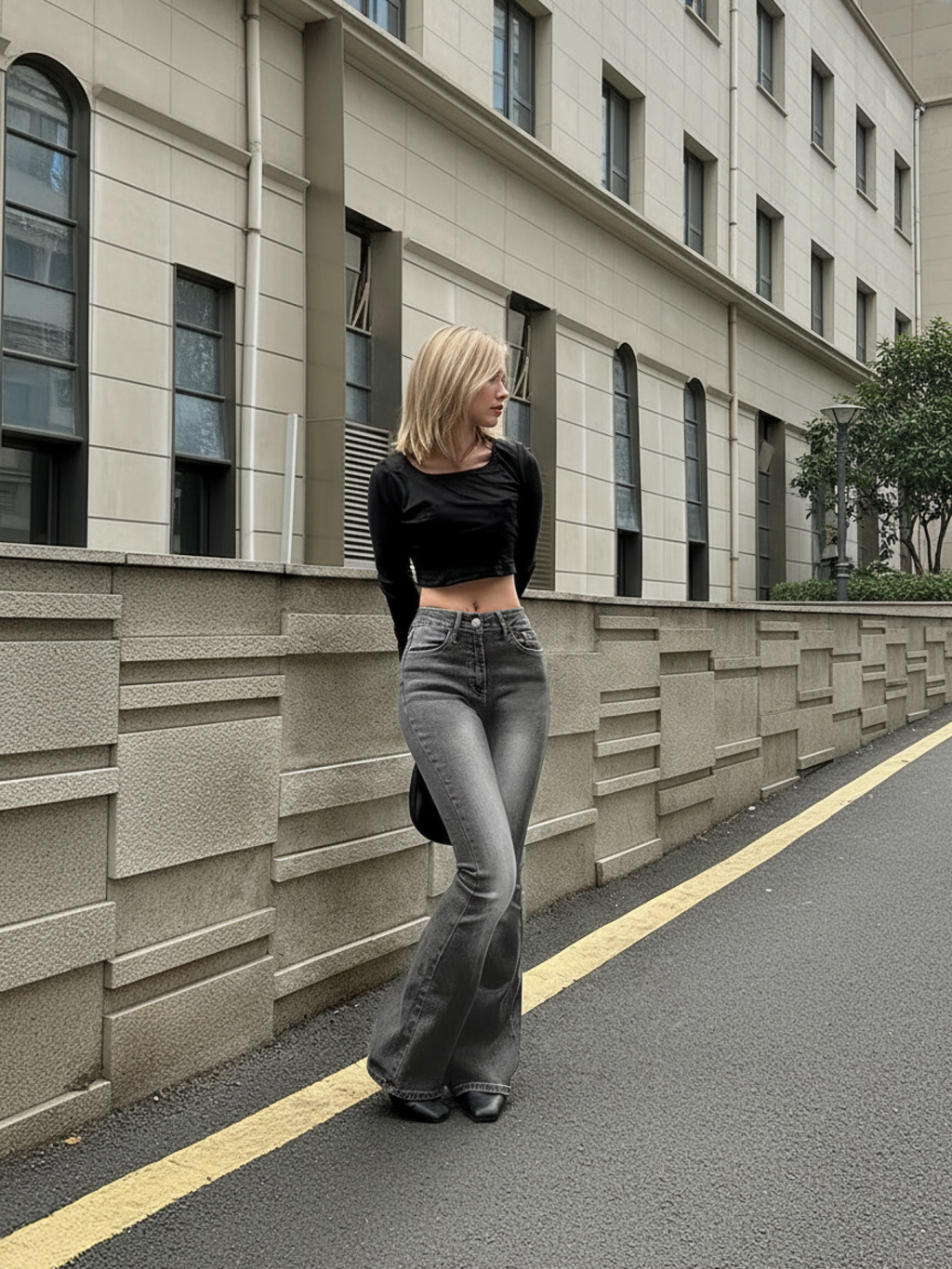 Women’s Retro Flare Bell Bottom Jeans - High-Waisted Denim Trousers for Casual Wear